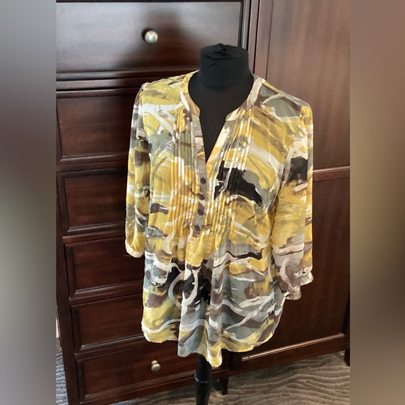 Nicole Miller Abstract Print flowy sheer pop over blouse. EUC - Picture 2 of 9